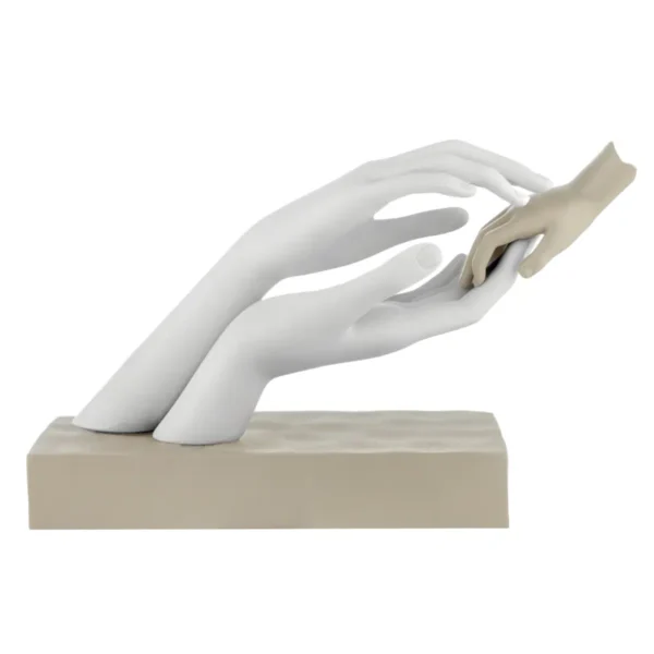 scultura mani con manina nocciola